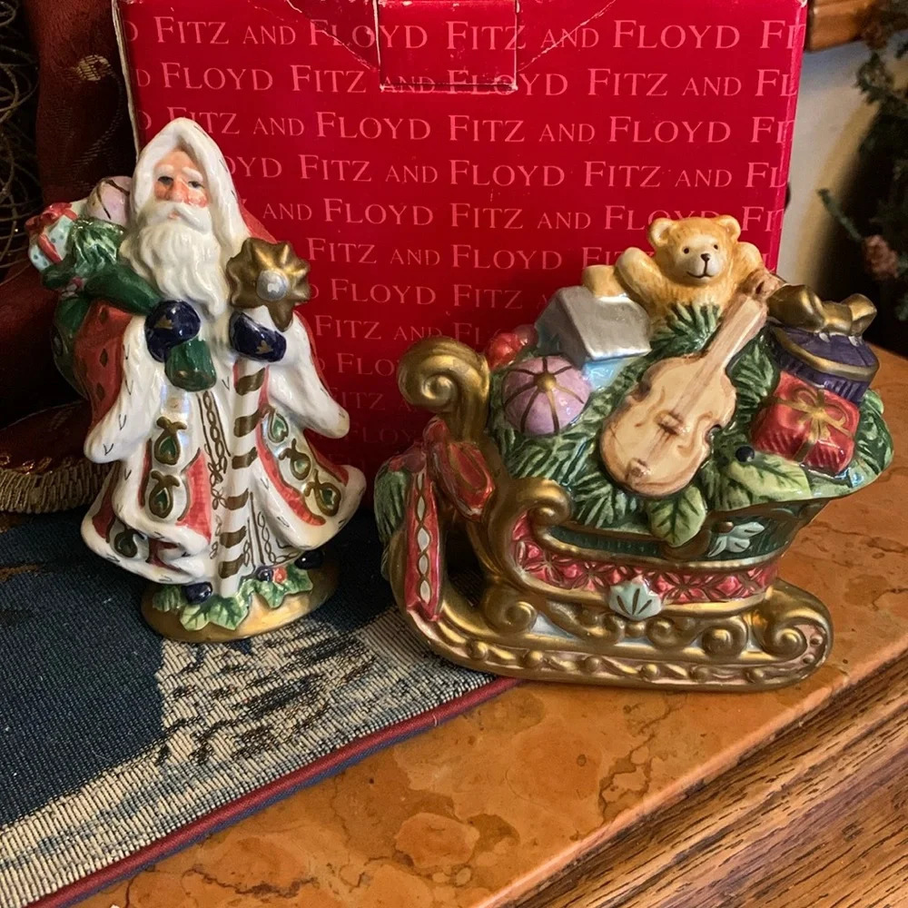 Fitz and Floyd Florentine Christmas Santa & Sleigh Salt & Pepper Shaker Set